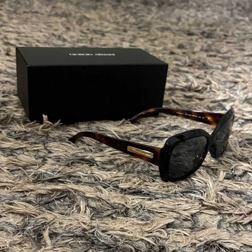 Giorgio Armani AR8002-F Black Tortoise Square Sunglasses Full Set